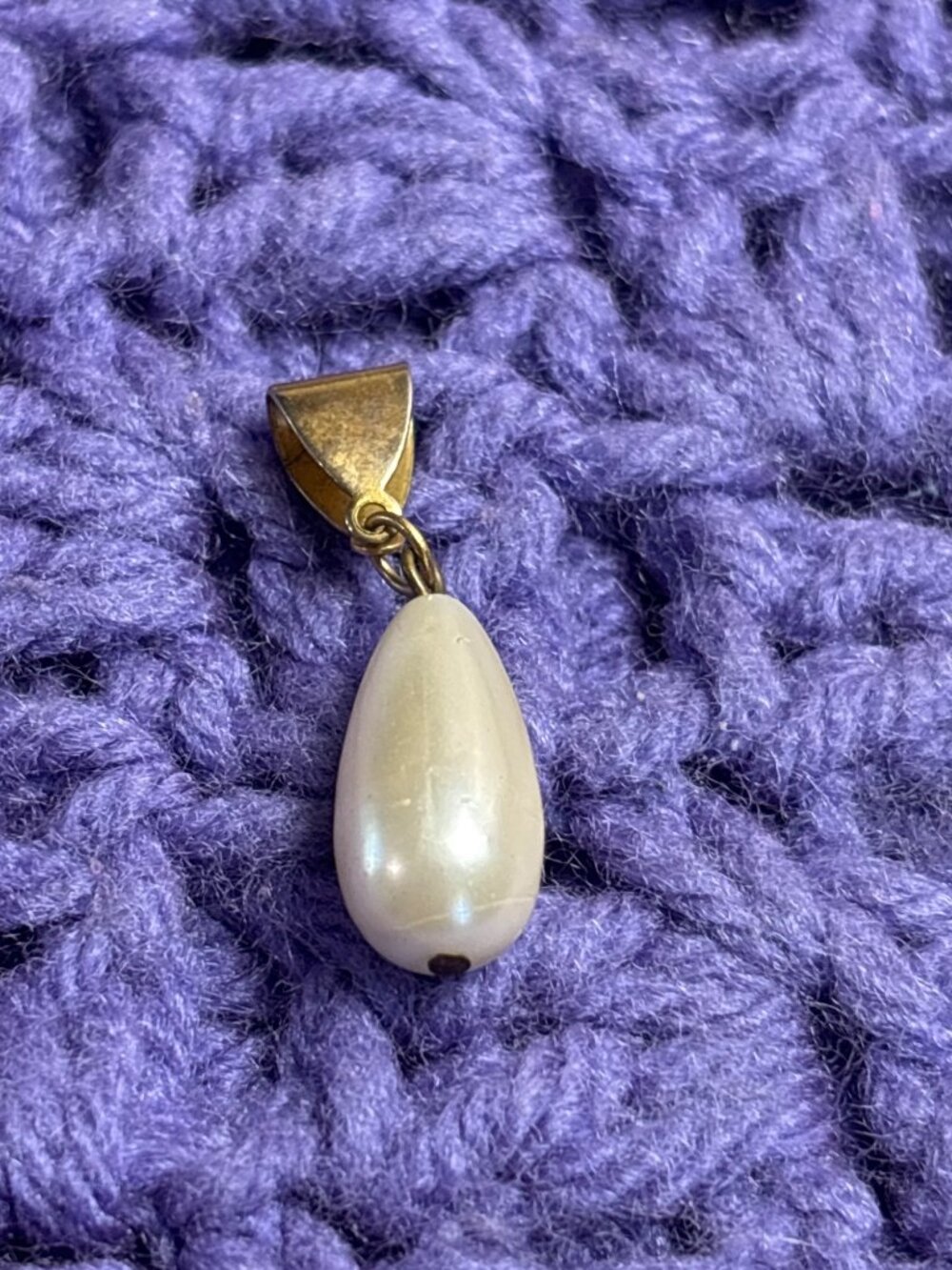 Faux Pearl Drop Pendant Goldtone Bale 1.25 inches